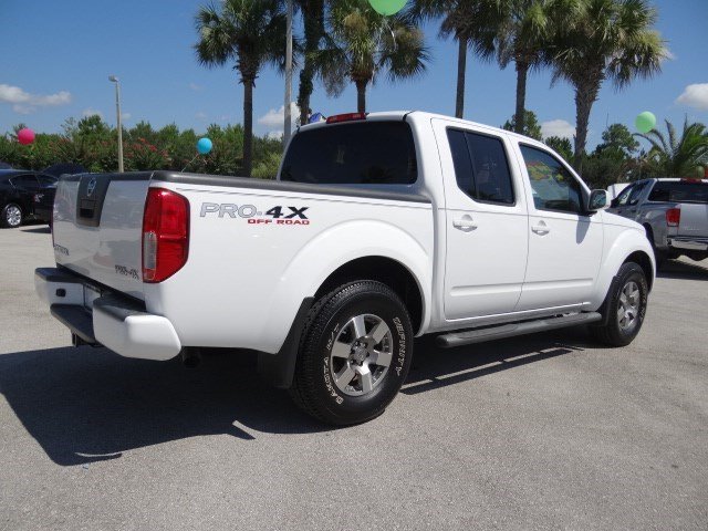 2012 Nissan frontier pro 4x front bumper